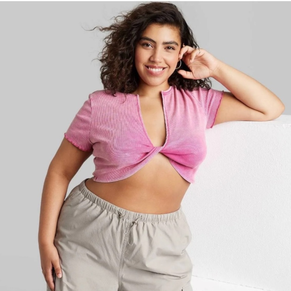 NEW- Wild Fable Short Sleeve V-Neck Twist Front Pink Top - Picture 2 of 10